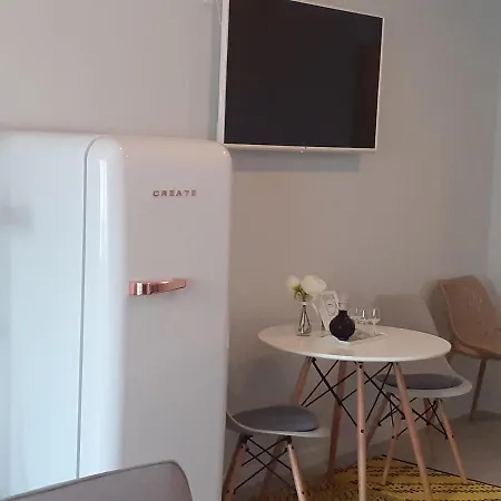 Porto Beach Rooms בית הארחה פורטו